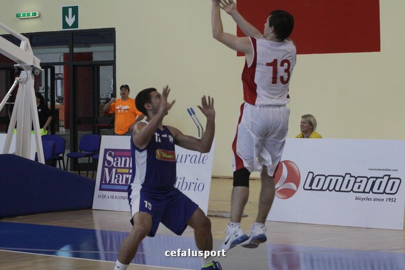 110918 basket 035_tn.jpg